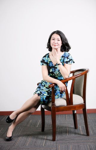 明亚保险经纪郭冲直辖团队帅气职业照活动!
